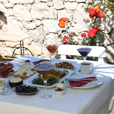 فندق La Krasi & Restaurant