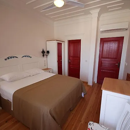 فندق La Krasi & Restaurant بوزجادا