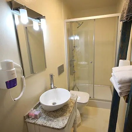 La Krasi & Restaurant 2*