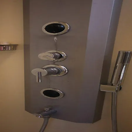 فندق La Krasi & Restaurant