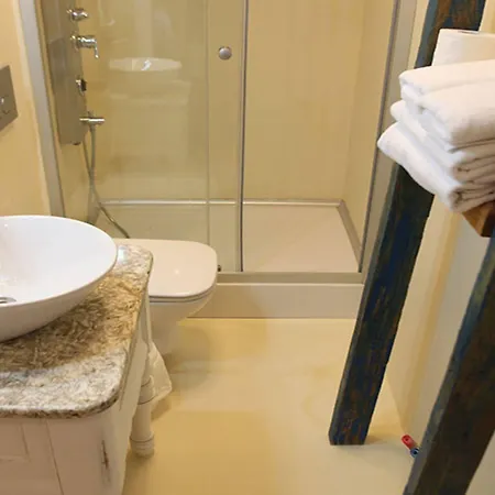 فندق La Krasi & Restaurant