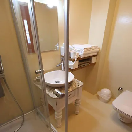 La Krasi & Restaurant فندق بوزجادا