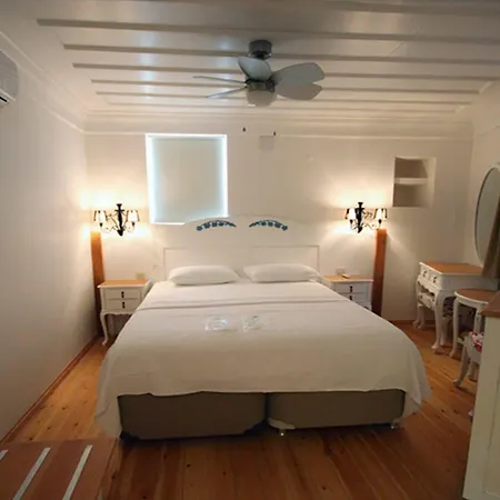 La Krasi & Restaurant بوزجادا